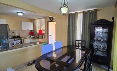 Vendo Casa Esquinera en Urbanización Estrella del Mar con 4 Dormitorios 199 m²
