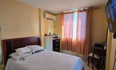 Vendo Casa Esquinera en Urbanización Estrella del Mar con 4 Dormitorios 199 m²