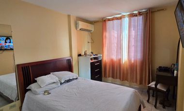 Vendo Casa Esquinera en Urbanización Estrella del Mar con 4 Dormitorios 199 m²