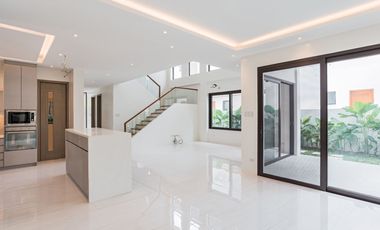 EXCLUSIVE 5-BR HOME IN TAHANAN VILLAGE | 280 SQM LOT | 375 SQM FA | READY FOR OCCUPANCY!