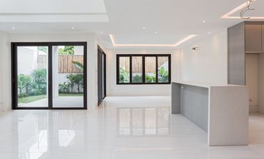 EXCLUSIVE 5-BR HOME IN TAHANAN VILLAGE | 280 SQM LOT | 375 SQM FA | READY FOR OCCUPANCY!