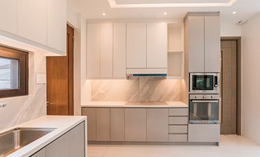 EXCLUSIVE 5-BR HOME IN TAHANAN VILLAGE | 280 SQM LOT | 375 SQM FA | READY FOR OCCUPANCY!