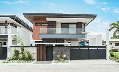 EXCLUSIVE 5-BR HOME IN TAHANAN VILLAGE | 280 SQM LOT | 375 SQM FA | READY FOR OCCUPANCY!