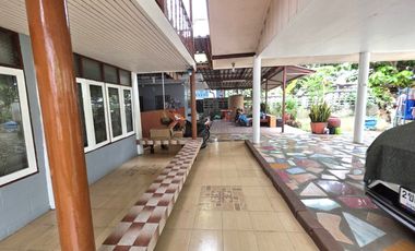 Classic Vintage-Style Hardwood House at a Hot Price—Lower than the Appraisal Value! Single House for Sale Behind Lotus Ban Chang, Phla Subdistrict