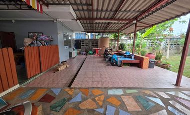 Classic Vintage-Style Hardwood House at a Hot Price—Lower than the Appraisal Value! Single House for Sale Behind Lotus Ban Chang, Phla Subdistrict