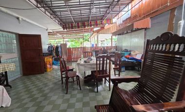Classic Vintage-Style Hardwood House at a Hot Price—Lower than the Appraisal Value! Single House for Sale Behind Lotus Ban Chang, Phla Subdistrict