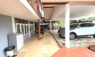 Classic Vintage-Style Hardwood House at a Hot Price—Lower than the Appraisal Value! Single House for Sale Behind Lotus Ban Chang, Phla Subdistrict
