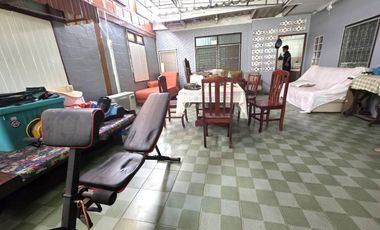 Classic Vintage-Style Hardwood House at a Hot Price—Lower than the Appraisal Value! Single House for Sale Behind Lotus Ban Chang, Phla Subdistrict