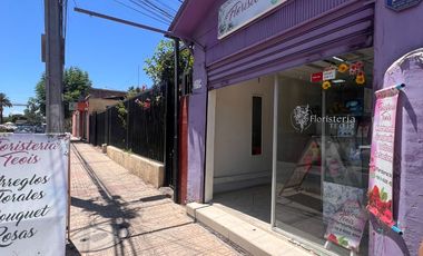 Oportunidad casona en plaza de peñaflor