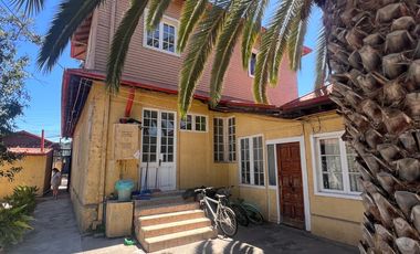 Oportunidad casona en plaza de peñaflor