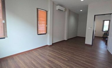 Single house for sale Modern style, 100 sqw., size 3 beds, 2 baths, 1 kitchen, 1 living room, 1 prayer room, usable area 200 sq m., price 14.3 million