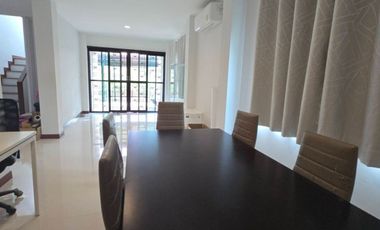 Single house for sale Modern style, 100 sqw., size 3 beds, 2 baths, 1 kitchen, 1 living room, 1 prayer room, usable area 200 sq m., price 14.3 million