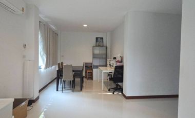 Single house for sale Modern style, 100 sqw., size 3 beds, 2 baths, 1 kitchen, 1 living room, 1 prayer room, usable area 200 sq m., price 14.3 million