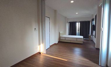 Single house for sale Modern style, 100 sqw., size 3 beds, 2 baths, 1 kitchen, 1 living room, 1 prayer room, usable area 200 sq m., price 14.3 million