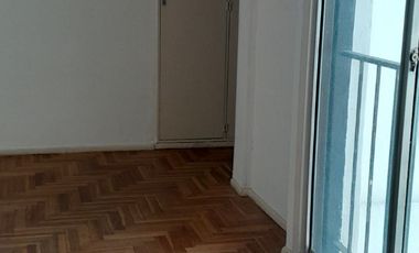 2 Ambientes Muy Luminoso con Cochera Fija - Barrio La Imprenta
