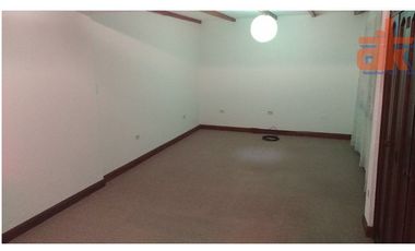 Arriendo Amplia Casa 350m2 independiente la Primavera 2