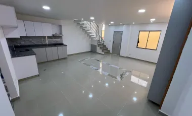 VENDO HERMOSA CASA EN EL BARRIO LOS ANDES PARA ESTRENAR