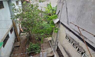 Vendo Casa 3 pisos en Gómez Rendón y la 6ava Uso Comercial - Residencial