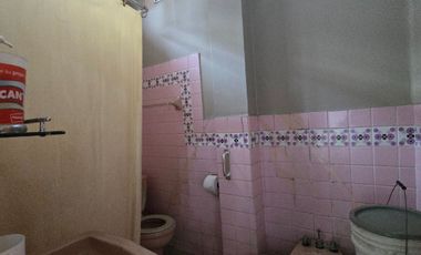 Vendo Casa 3 pisos en Gómez Rendón y la 6ava Uso Comercial - Residencial