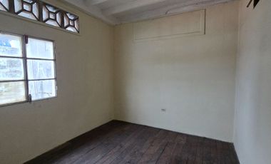 Vendo Casa 3 pisos en Gómez Rendón y la 6ava Uso Comercial - Residencial