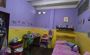 Vendo Casa 3 pisos en Gómez Rendón y la 6ava Uso Comercial - Residencial