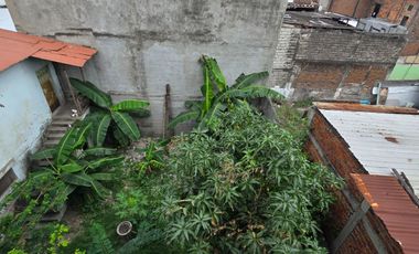 Vendo Casa 3 pisos en Gómez Rendón y la 6ava Uso Comercial - Residencial