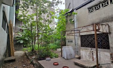 Vendo Casa 3 pisos en Gómez Rendón y la 6ava Uso Comercial - Residencial