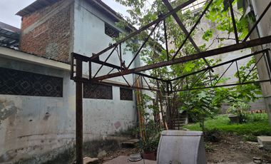Vendo Casa 3 pisos en Gómez Rendón y la 6ava Uso Comercial - Residencial
