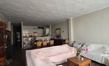 Vendo Casa 3 pisos en Gómez Rendón y la 6ava Uso Comercial - Residencial