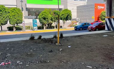 Renta de locales en bajo puente sobre Av. Gustavo Baz.