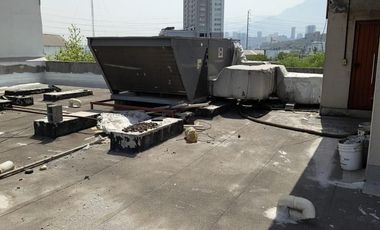 Ofrezco Edificio Uso de Suelo Multifamiliar En Avenida En Venta en el Centro