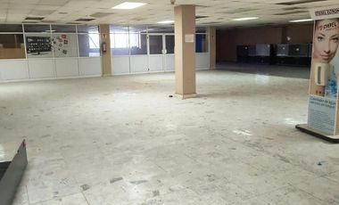 Ofrezco Edificio Uso de Suelo Multifamiliar En Avenida En Venta en el Centro