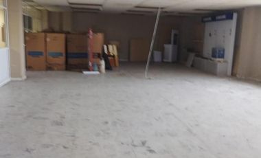 Ofrezco Edificio Uso de Suelo Multifamiliar En Avenida En Venta en el Centro