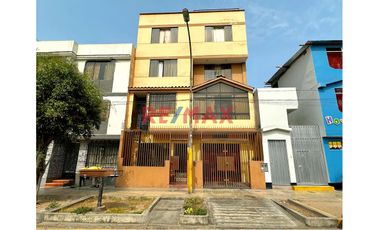 Se Vende Casa Frente A Parque