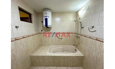Se Vende Casa Frente A Parque