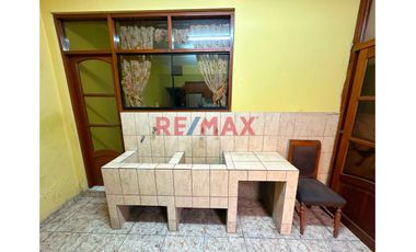 Se Vende Casa Frente A Parque