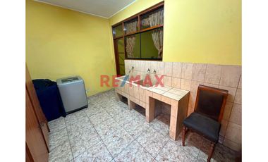 Se Vende Casa Frente A Parque