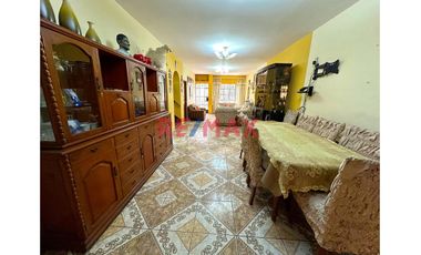 Se Vende Casa Frente A Parque