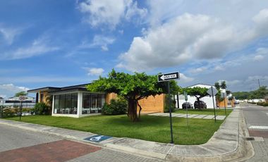 Vendo Moderna Casa de Estreno en Urbanización Savali, tu Nuevo Hogar Vía Salitre