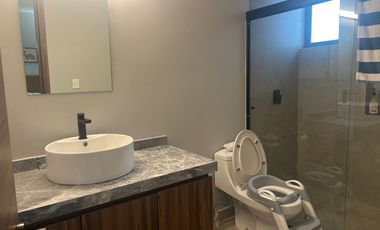 ¡Casa de Lujo en Venta en Los Robles Residencial, Coto Castaños!