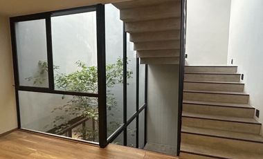 ¡Casa de Lujo en Venta en Los Robles Residencial, Coto Castaños!