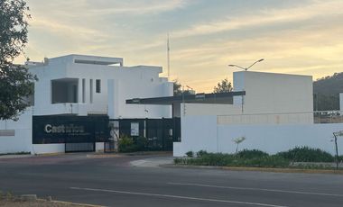 ¡Casa de Lujo en Venta en Los Robles Residencial, Coto Castaños!