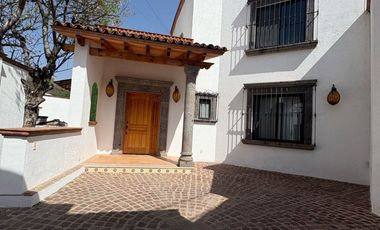 CASA RESIDENCIAL EN RENTA COL MARFIL