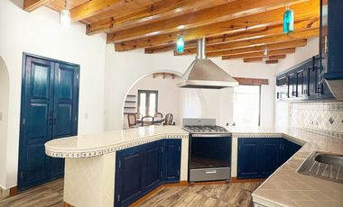 CASA RESIDENCIAL EN RENTA COL MARFIL