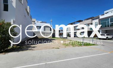 Venta de Terreno en Esquina Solares en El Exclusivo Coto Eucaliptos
