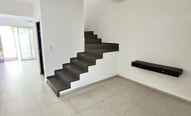 RENTA CASA SIN AMUEBLAR EN HUAYACAN