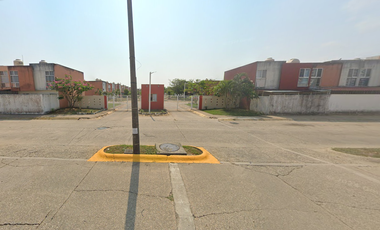 CASA EN CTO. DE SAN GABRIEL, COL.VILLAS SAN MARTIN, COATZACOALCOS, VERACRUZ. ¡NO SE ACEPTAN CRÉDITOS!