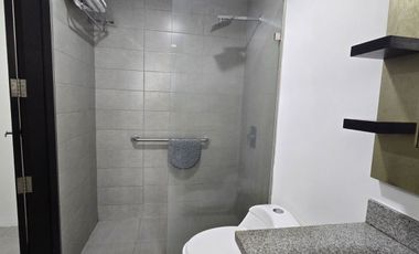 Alquilo QUO Luxury Apartaments, amoblado Frente Mall del Sol 2 dormitorios