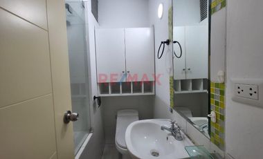 ¡Alquiler De Espacioso Dúplex En Surco De 148 M² Con Terraza Y 2 Estacionamientos!