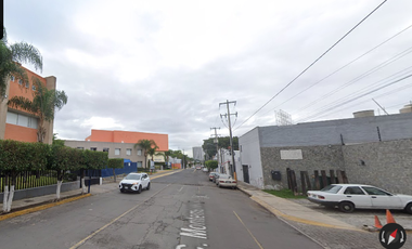 Departamento ubicado en colonia Rinconada de la Calma, Zapopan Jalisco. Con 2 recamaras y 95m2. Entre Av. Cruz del Sur y Av. Patria.